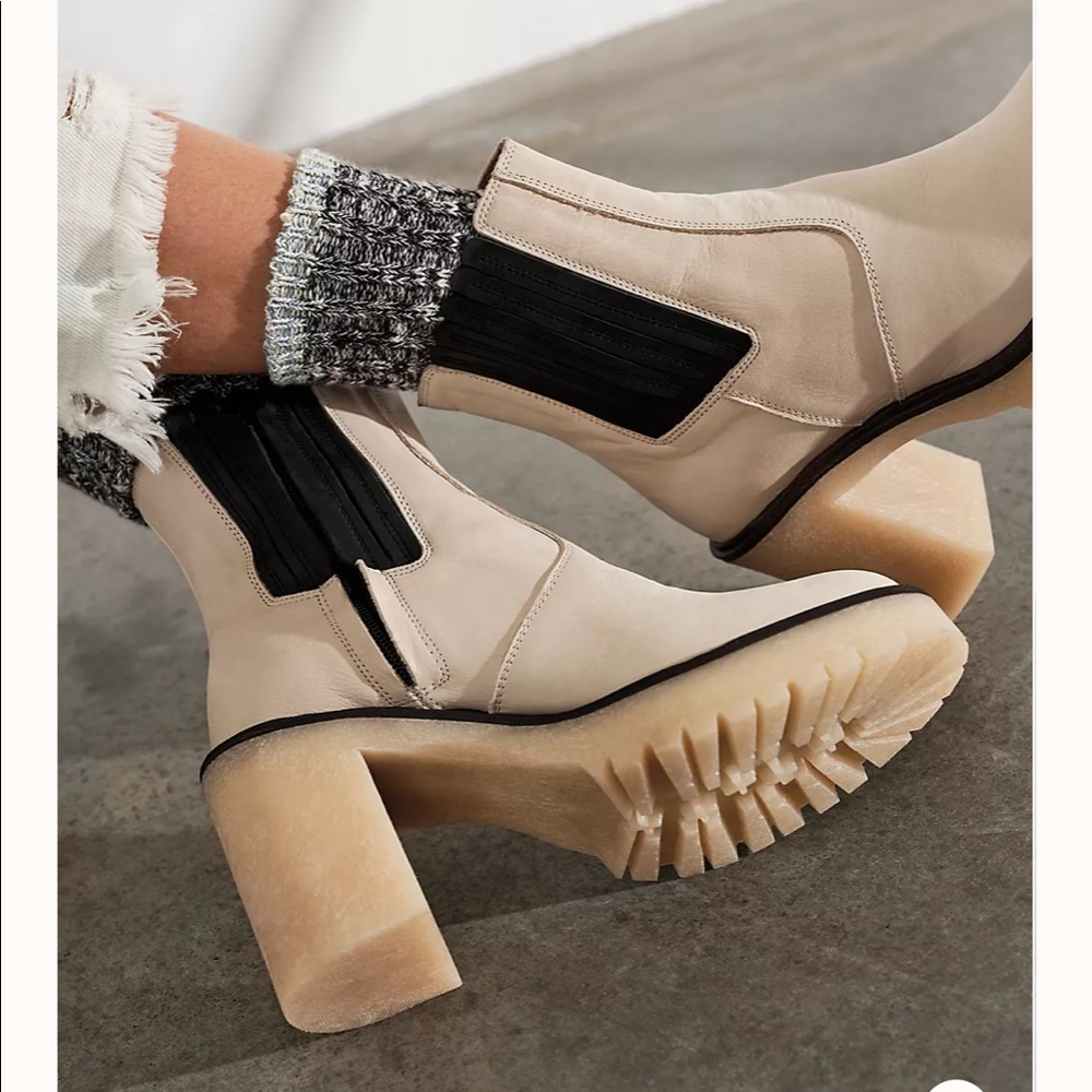 James Chelsea boot